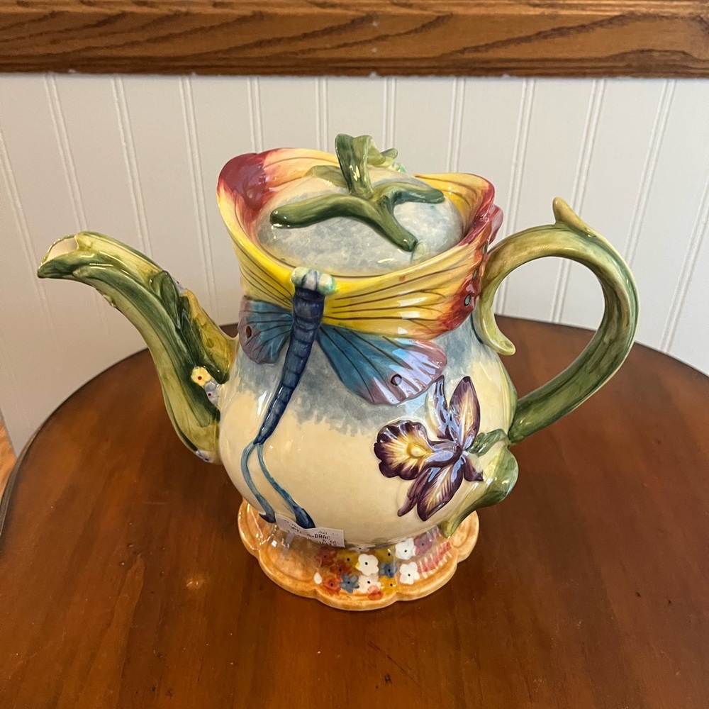 Dragonfly Ceramic Teapot with colorful‎ Motif
